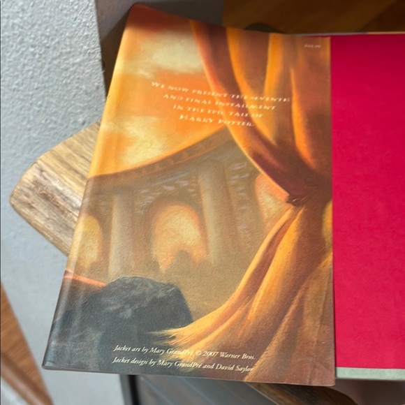 Harry Potter and the Deathly Hallows Hard Cover Book - Picture 6 of 9